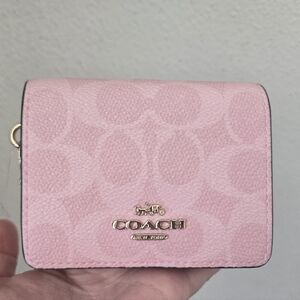 Coach Wallet On A Chain In Powder Pink Signature Canvas
